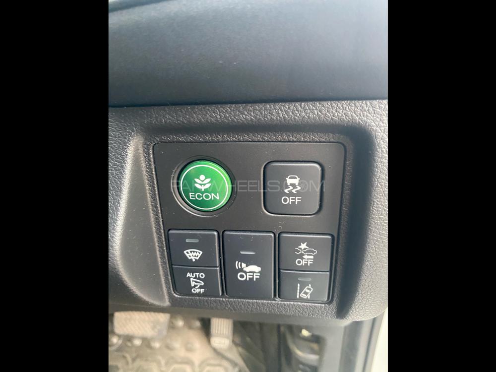 Honda Vezel 2017 for Sale in Rawalpindi Honda Vezel 2017 for Sale in Rawalpindi Image-3