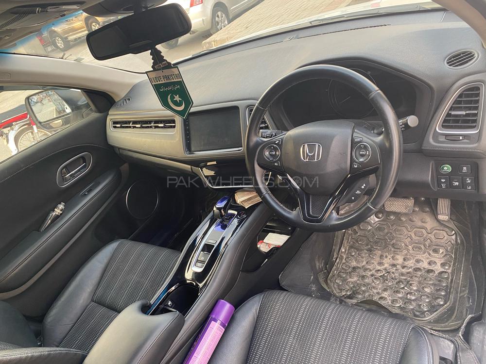 Honda Vezel 2017 for Sale in Rawalpindi Honda Vezel 2017 for Sale in Rawalpindi Image-5