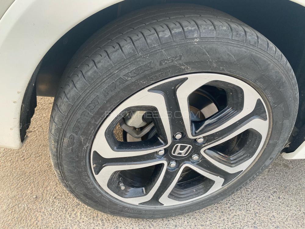 Honda Vezel 2017 for Sale in Rawalpindi Honda Vezel 2017 for Sale in Rawalpindi Image-10