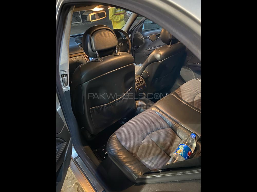 Mercedes Benz E Class 2004 for Sale in Lahore Mercedes Benz E Class 2004 for Sale in Lahore Image-6