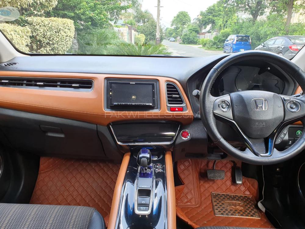 Honda Vezel 2015 for Sale in Lahore Honda Vezel 2015 for Sale in Lahore Image-6