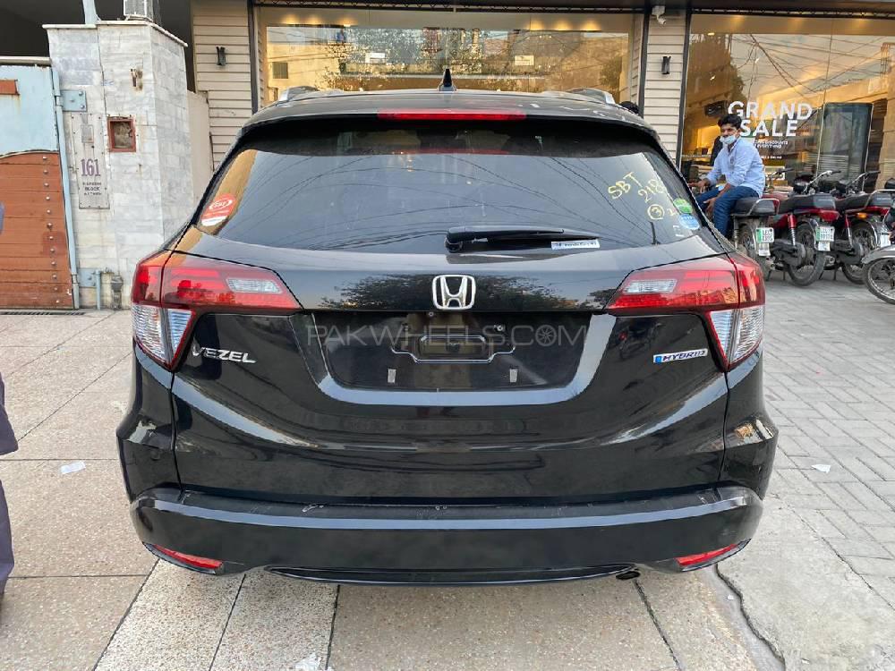 Honda Vezel 2020 for Sale in Bahawalpur Honda Vezel 2020 for Sale in Bahawalpur Image-3