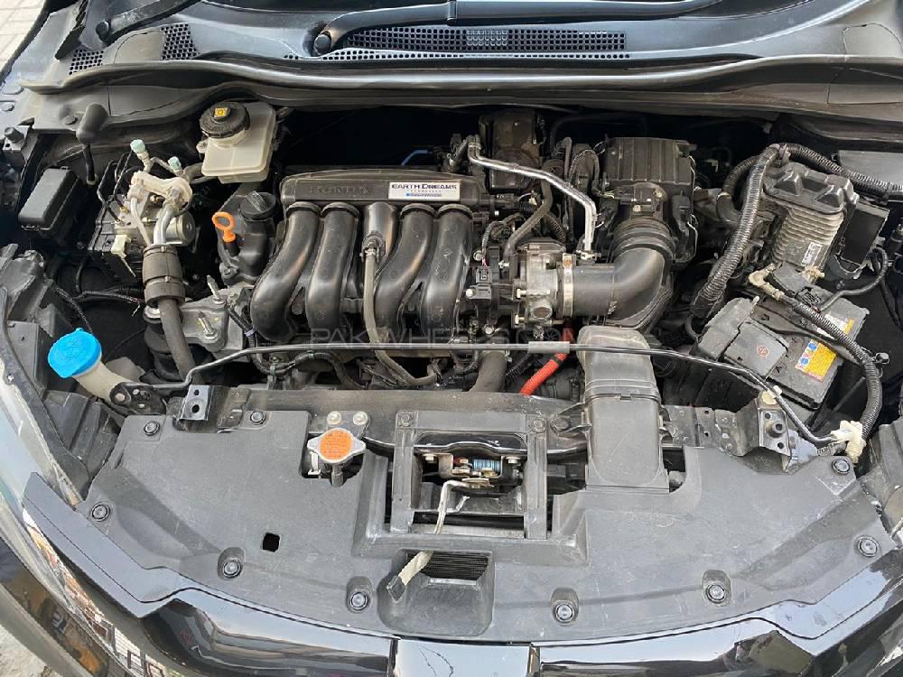 Honda Vezel 2020 for Sale in Bahawalpur Honda Vezel 2020 for Sale in Bahawalpur Image-11