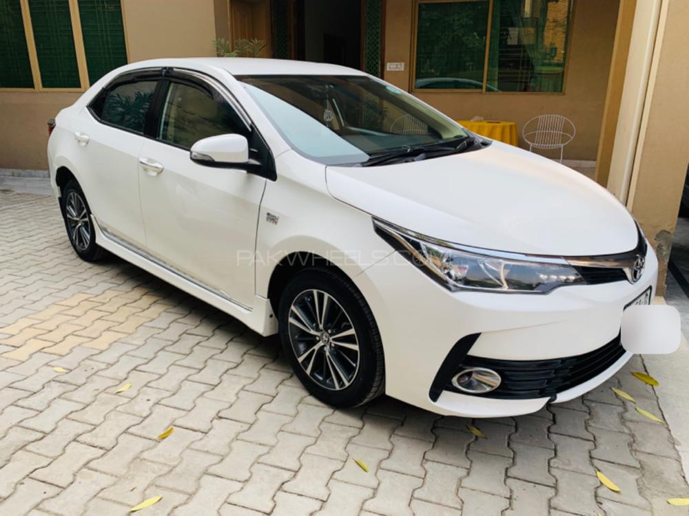 Toyota Corolla 2017 for Sale in Lahore Image-1