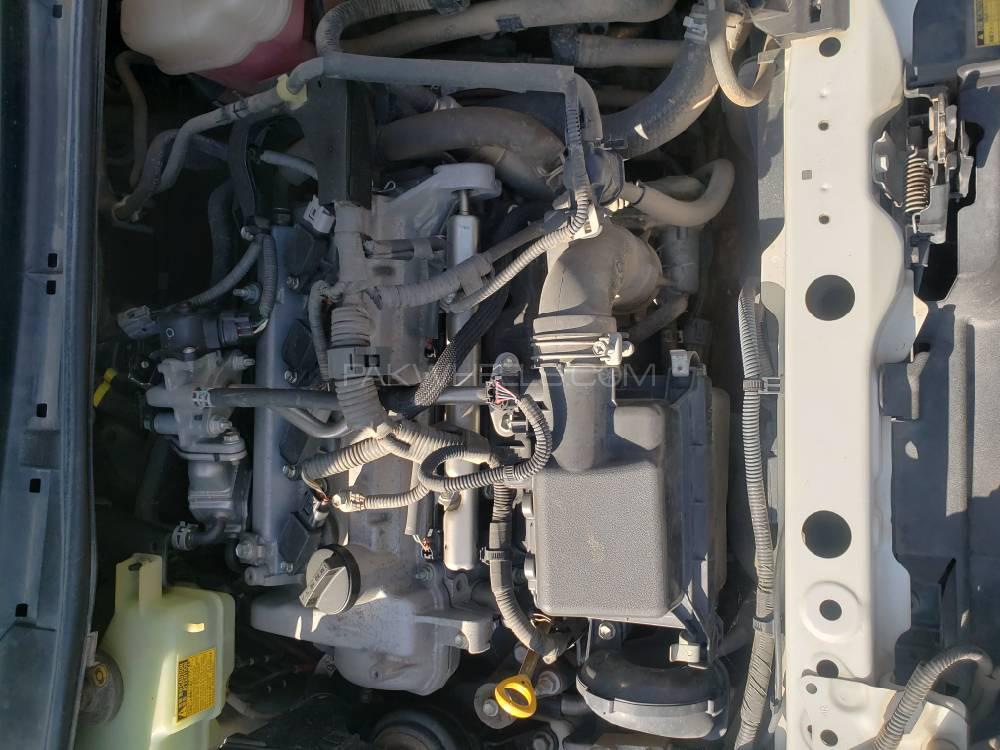 Toyota Corolla Axio 2014 for Sale in Kharian Image-1