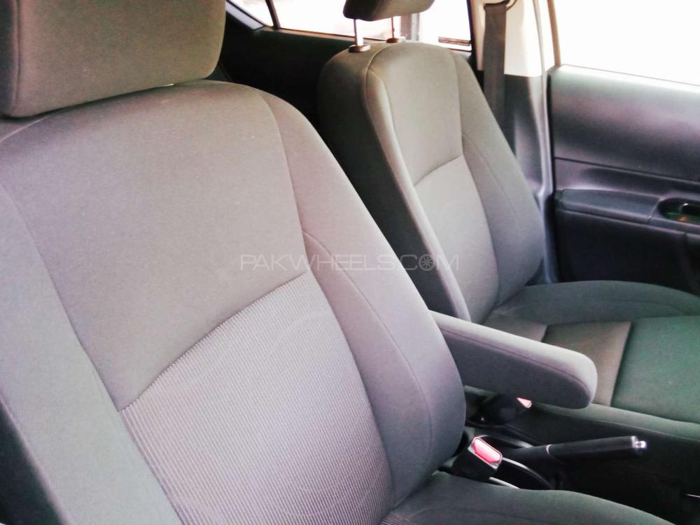 Toyota Aqua 2017 for Sale in Rawalpindi Toyota Aqua 2017 for Sale in Rawalpindi Image-6