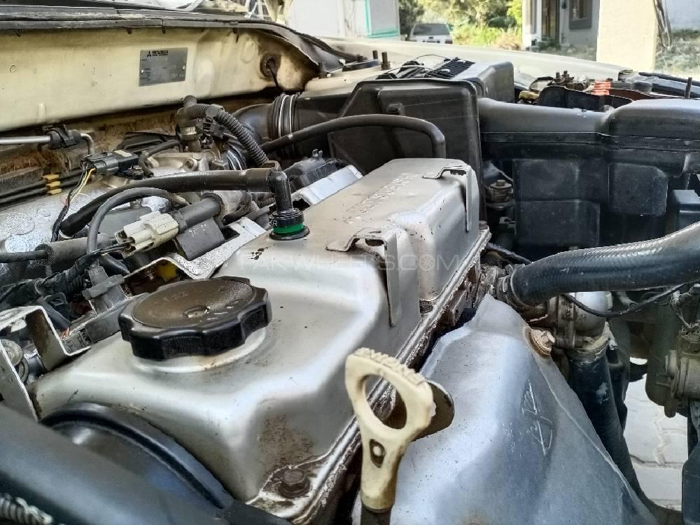 Mitsubishi Lancer 2005 for Sale in Lahore Mitsubishi Lancer 2005 for Sale in Lahore Image-8