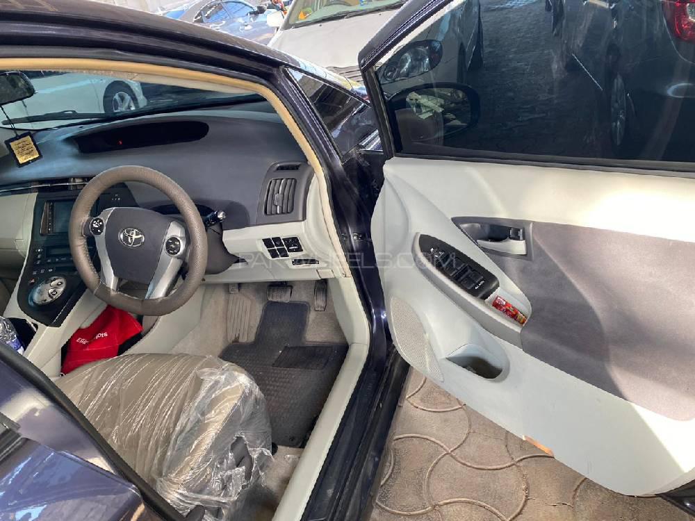 Toyota Prius 2010 for Sale in Peshawar Image-1