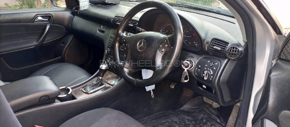 مرسڈیز بینز سی کلاس 2004 for Sale in ملتان مرسڈیز بینز سی کلاس 2004 for Sale in ملتان Image-17