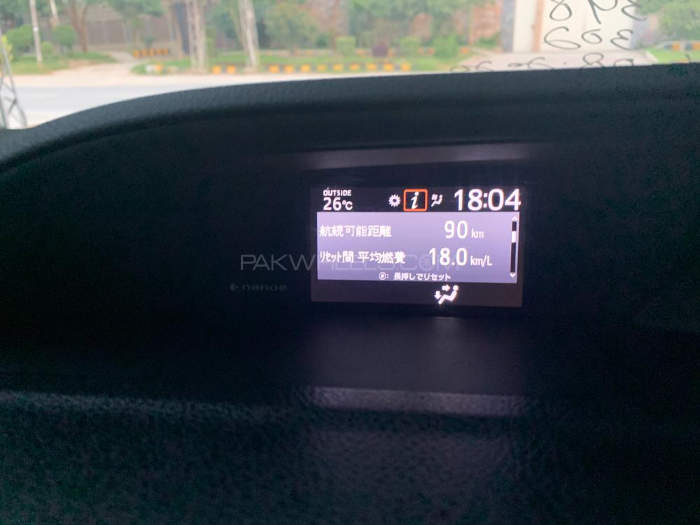 Toyota Voxy 2015 for Sale in Peshawar Toyota Voxy 2015 for Sale in Peshawar Image-11