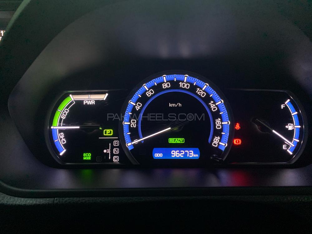 Toyota Voxy 2015 for Sale in Peshawar Toyota Voxy 2015 for Sale in Peshawar Image-12