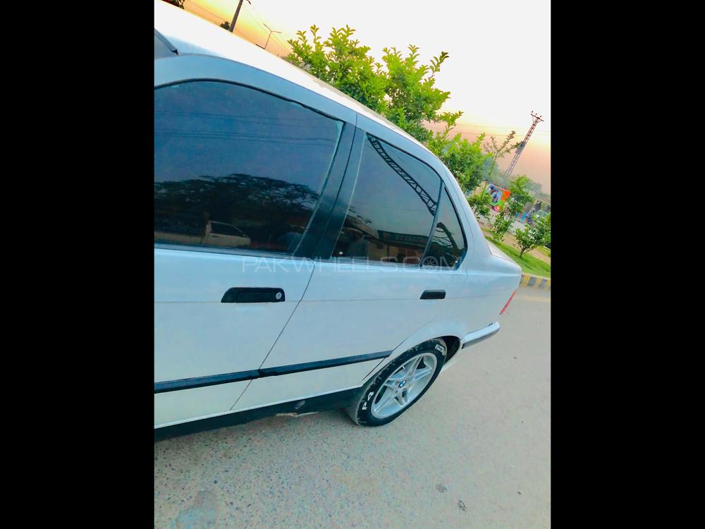 BMW 3 Series 1998 for Sale in Peshawar BMW 3 Series 1998 for Sale in Peshawar Image-4