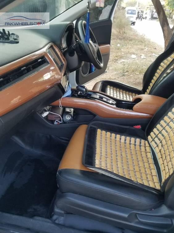 Honda Vezel 2016 for Sale in Rawalpindi Honda Vezel 2016 for Sale in Rawalpindi Image-9