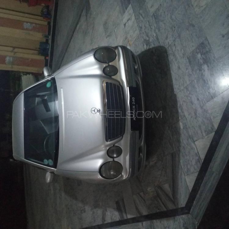 Mercedes Benz E Class 2001 for Sale in Islamabad Image-1