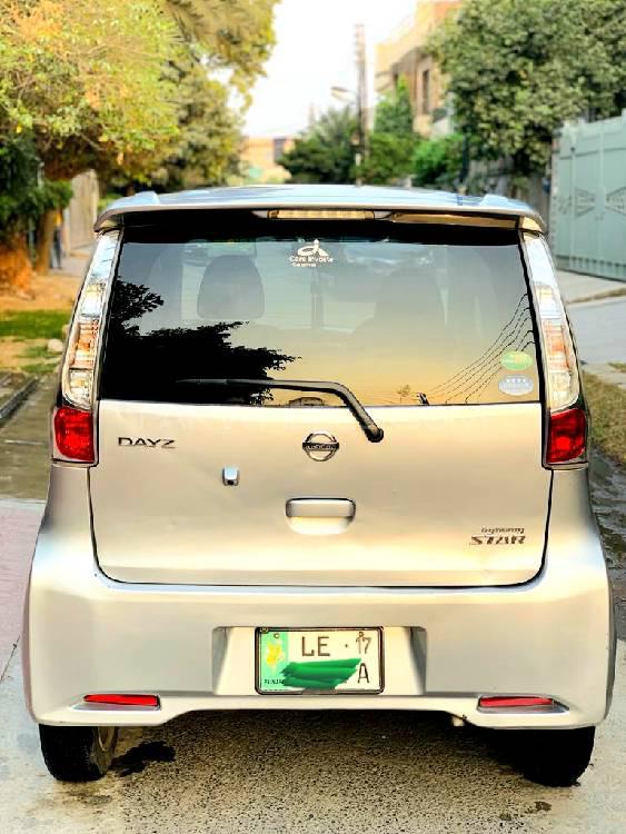 Nissan Dayz Highway Star 2014 for Sale in Lahore Nissan Dayz Highway Star 2014 for Sale in Lahore Image-4