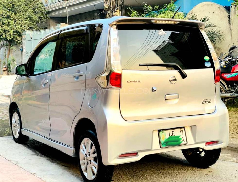 Nissan Dayz Highway Star 2014 for Sale in Lahore Nissan Dayz Highway Star 2014 for Sale in Lahore Image-11