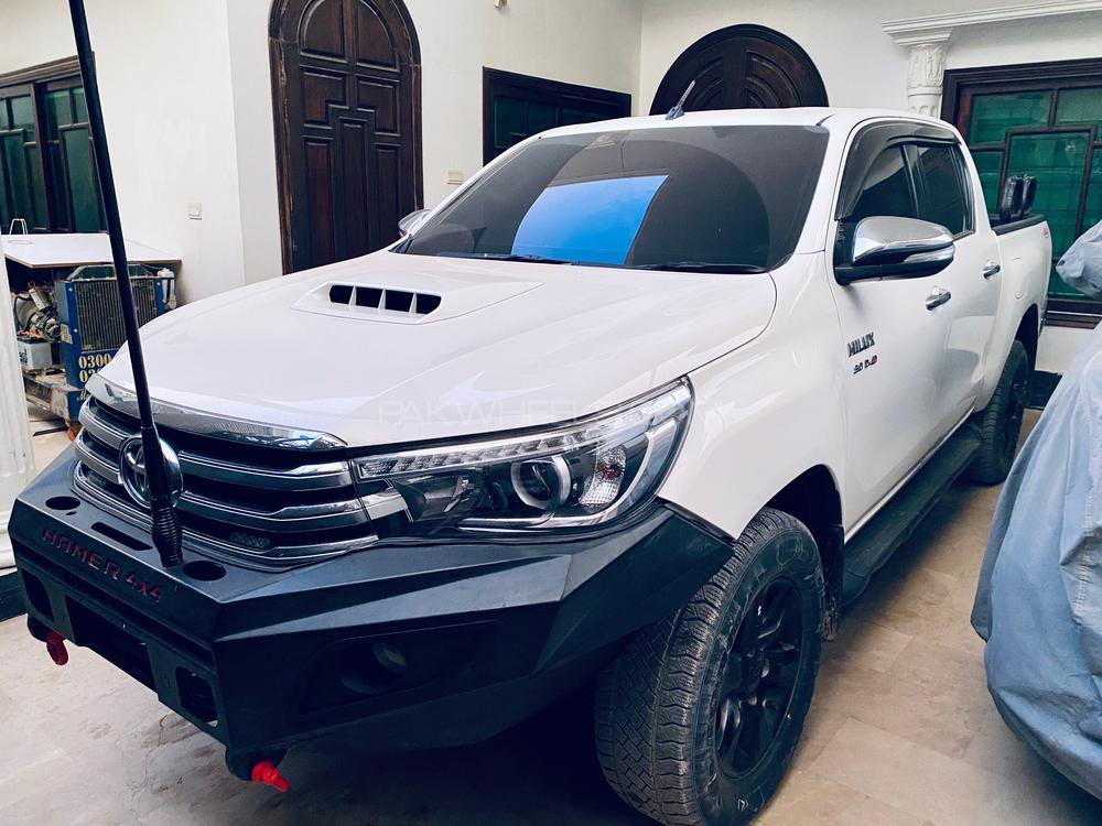 Toyota Hilux 2017 for Sale in Hyderabad Image-1