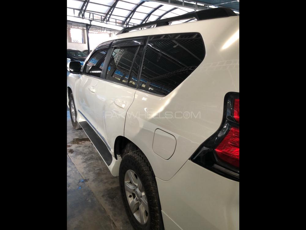 Toyota Prado 2012 for Sale in Peshawar Toyota Prado 2012 for Sale in Peshawar Image-5