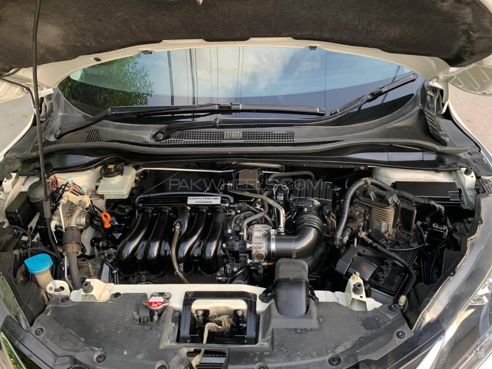 Honda Vezel 2014 for Sale in Karachi Honda Vezel 2014 for Sale in Karachi Image-9
