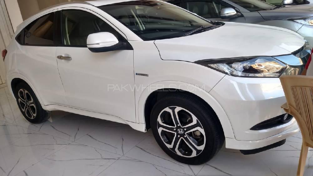 Honda Vezel 2015 for Sale in Karachi Image-1