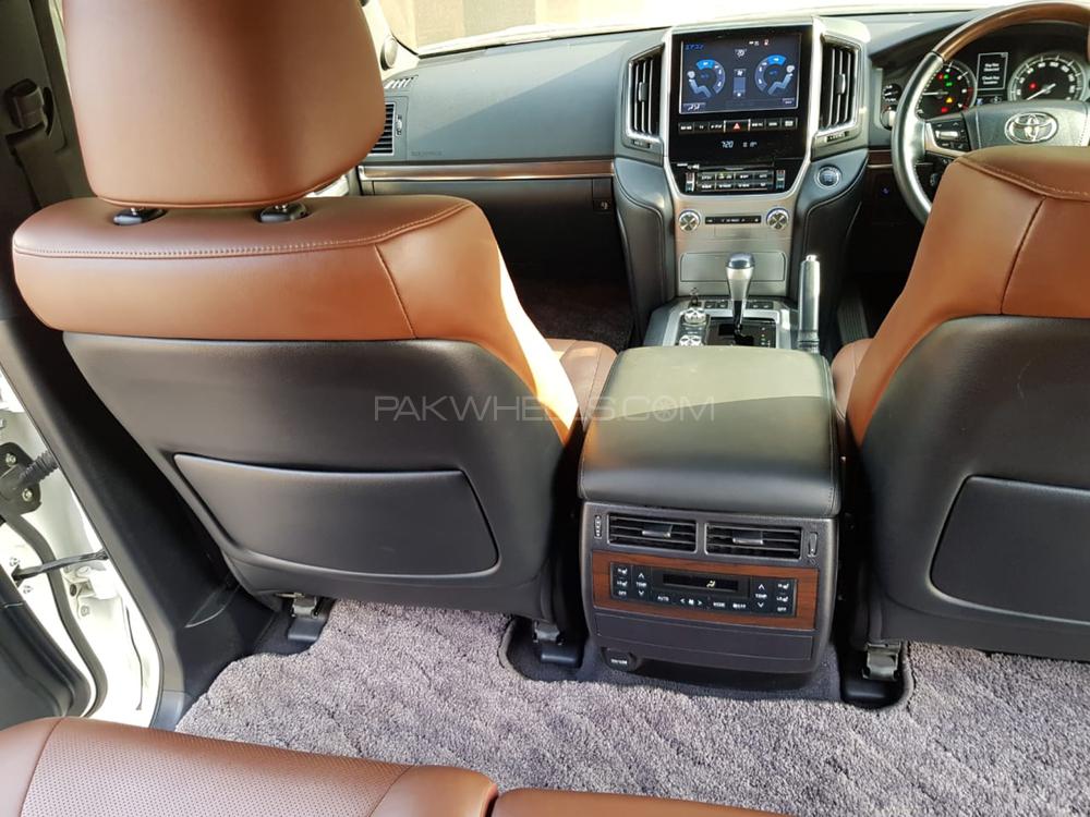 Toyota Land Cruiser 2015 for Sale in Islamabad Toyota Land Cruiser 2015 for Sale in Islamabad Image-3