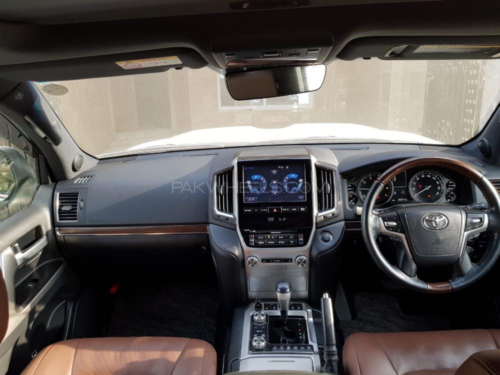 Toyota Land Cruiser 2015 for Sale in Islamabad Toyota Land Cruiser 2015 for Sale in Islamabad Image-6