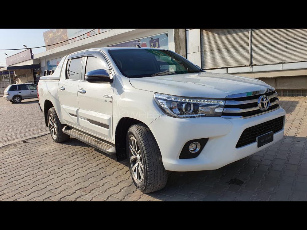 Toyota Hilux 2018 for Sale in Islamabad Image-1