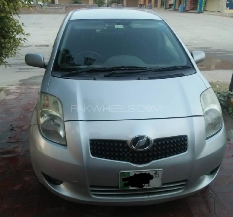 Toyota Vitz 2006 for Sale in Peshawar Image-1