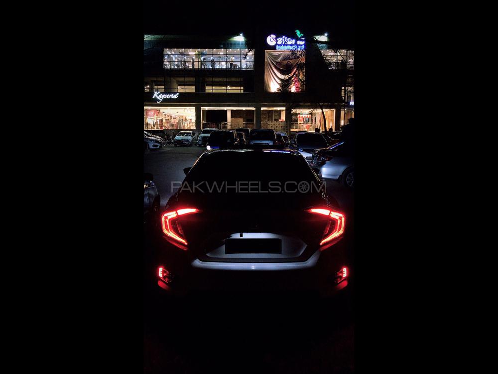 ہونڈا سوک 2018 for Sale in اسلام آباد ہونڈا سوک 2018 for Sale in اسلام آباد Image-3