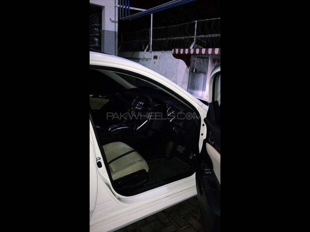 ہونڈا سوک 2018 for Sale in اسلام آباد ہونڈا سوک 2018 for Sale in اسلام آباد Image-15
