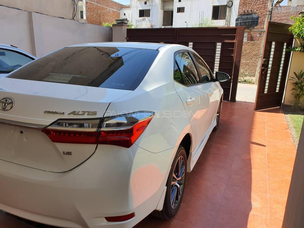 Toyota Corolla 2019 for Sale in Multan Toyota Corolla 2019 for Sale in Multan Image-5
