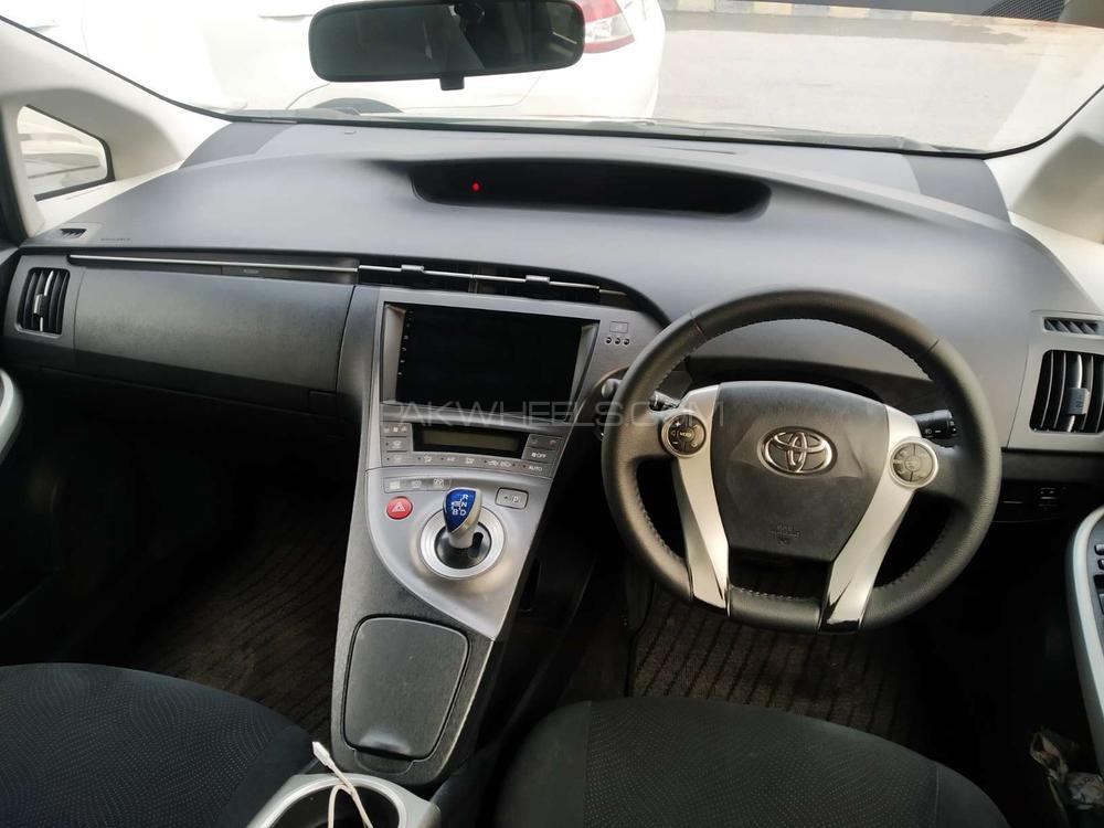 Toyota Prius 2012 for Sale in Lahore Toyota Prius 2012 for Sale in Lahore Image-7