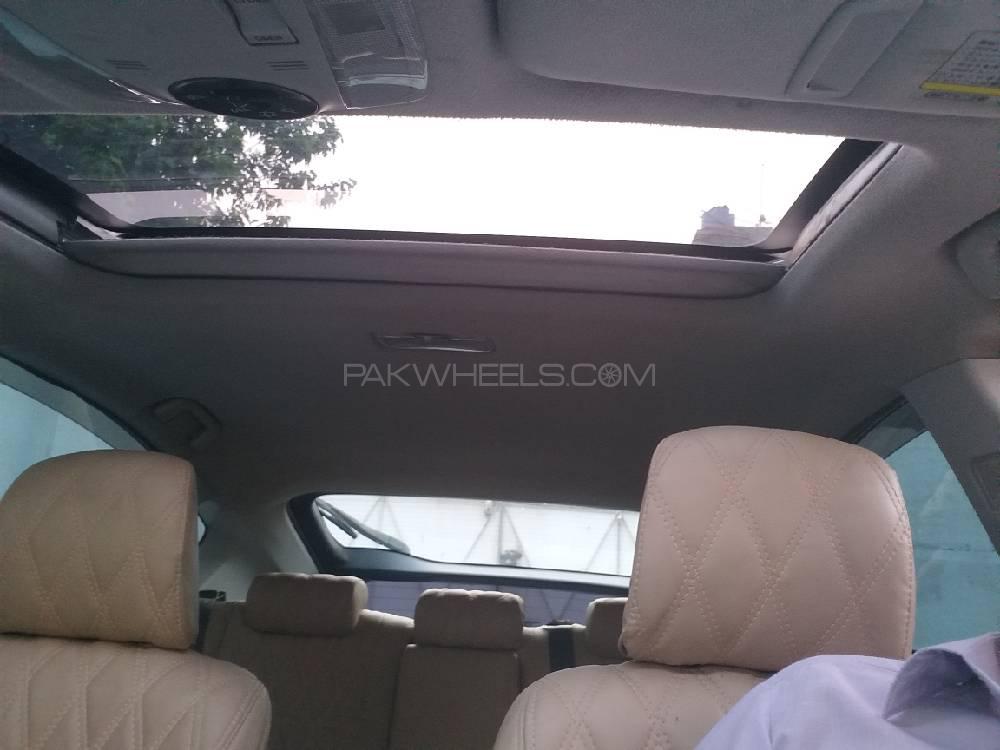 Toyota Prius 2010 for Sale in Peshawar Toyota Prius 2010 for Sale in Peshawar Image-5