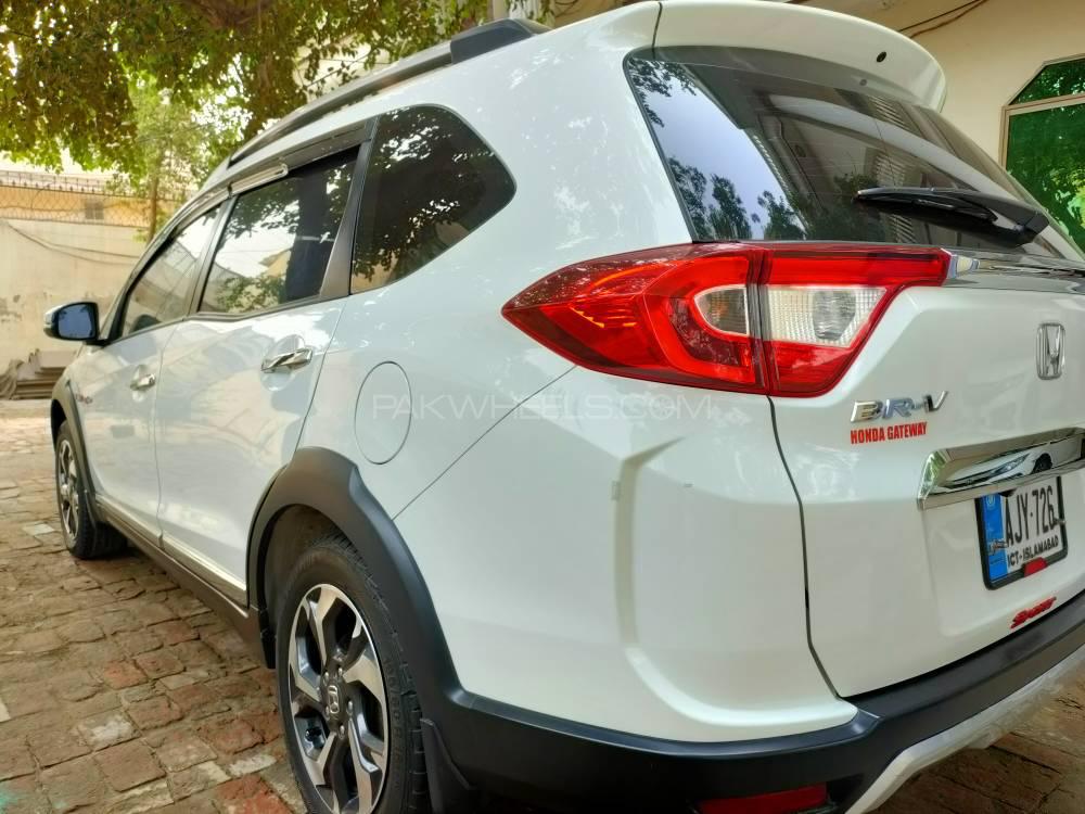 Honda BR-V 2018 for Sale in Havali Lakhan Image-1