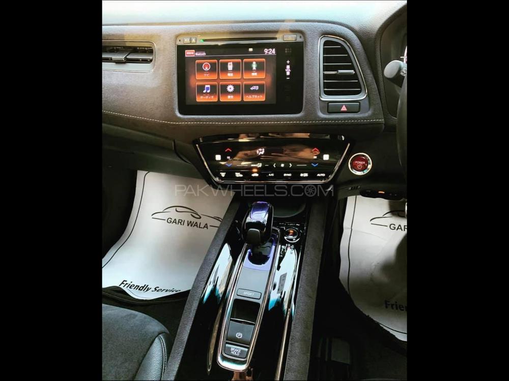 Honda Vezel 2016 for Sale in Karachi Honda Vezel 2016 for Sale in Karachi Image-9