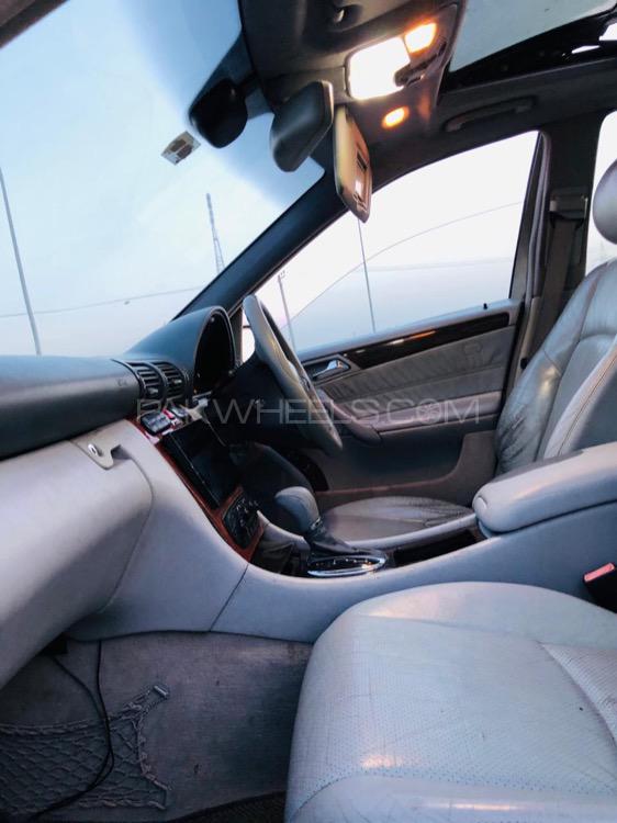Mercedes Benz C Class 2002 for Sale in Peshawar Mercedes Benz C Class 2002 for Sale in Peshawar Image-8