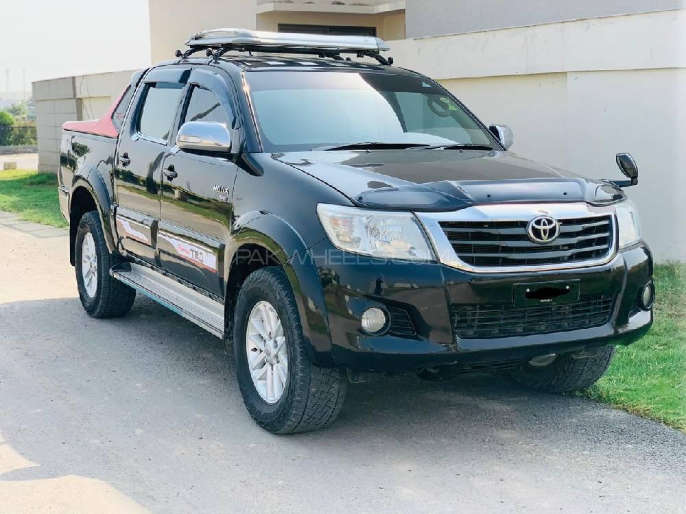 Toyota Hilux 2014 for Sale in Jhang Toyota Hilux 2014 for Sale in Jhang Image-11