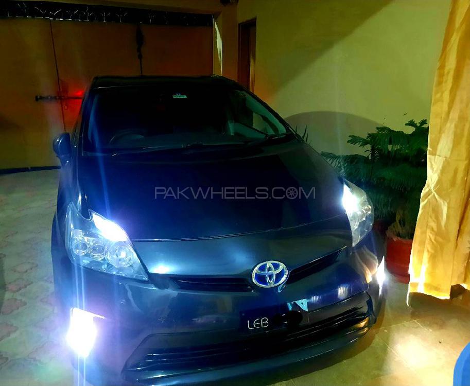 Toyota Prius 2011 for Sale in Swabi Toyota Prius 2011 for Sale in Swabi Image-12
