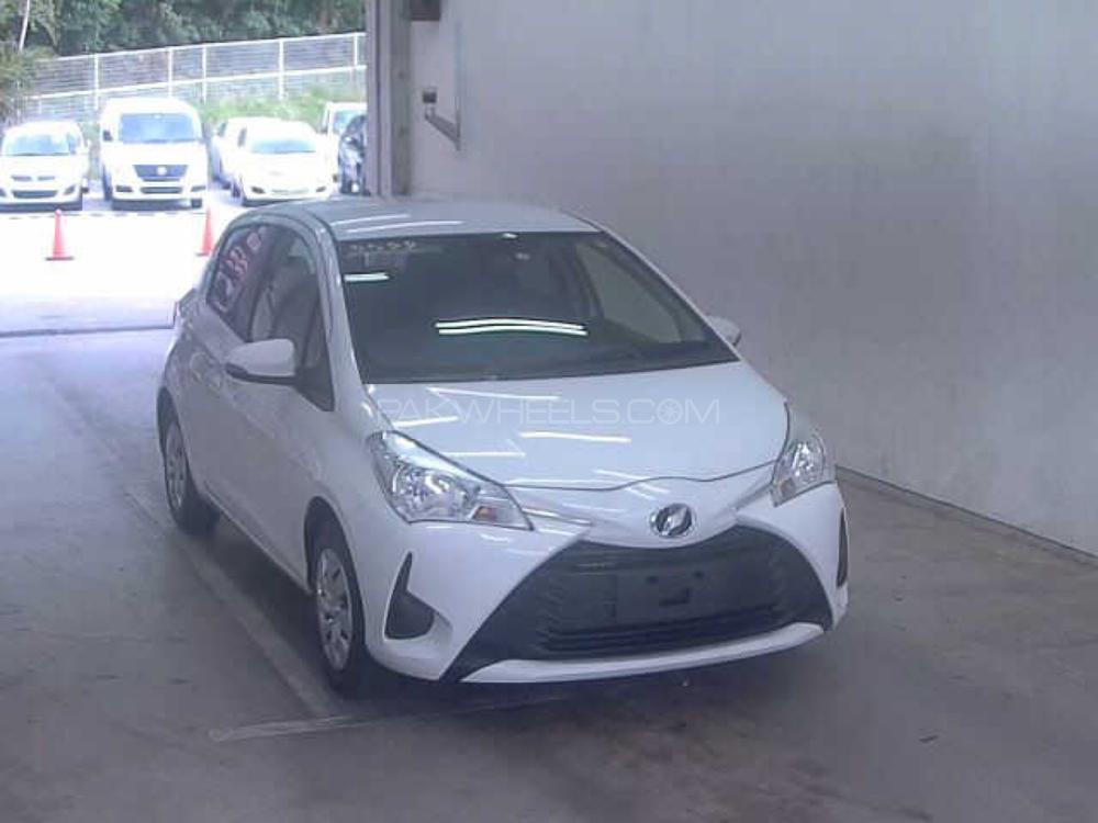 Toyota Vitz 2017 for Sale in Karachi Image-1