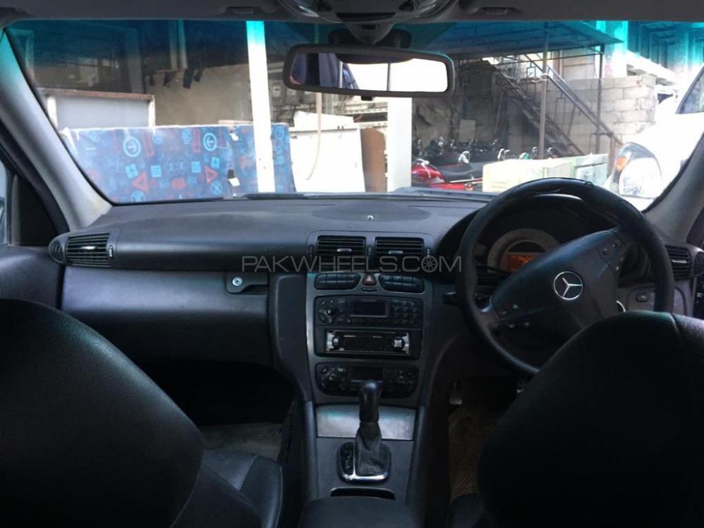 Mercedes Benz C Class 2003 for Sale in Nowshera cantt Mercedes Benz C Class 2003 for Sale in Nowshera cantt Image-10