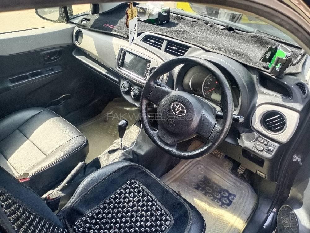Toyota Vitz 2014 for Sale in Daska Image-1