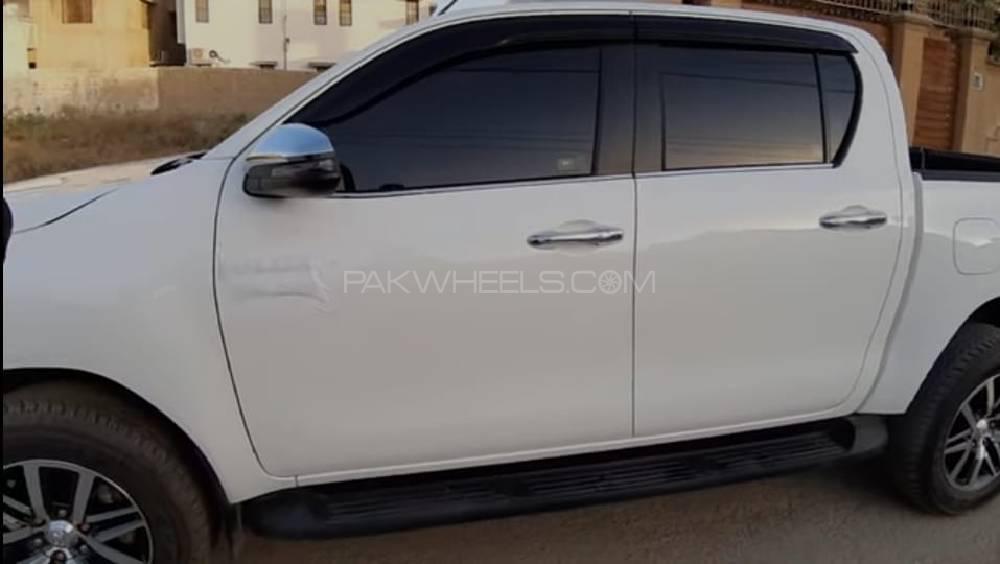 Toyota Hilux 2020 for Sale in Lahore Toyota Hilux 2020 for Sale in Lahore Image-2