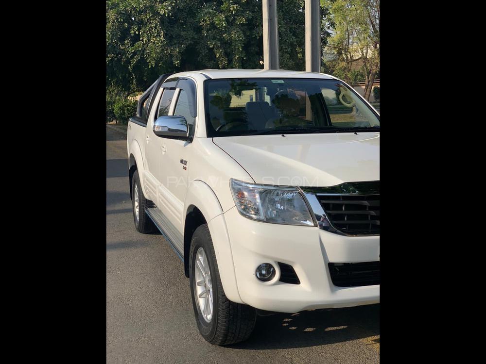 Toyota Hilux 2015 for Sale in Lahore Image-1