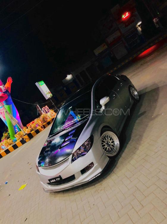 Honda Civic - 2010  Honda Civic - 2010  Image-2