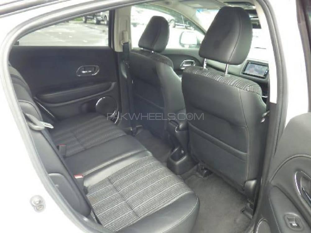 Honda Vezel 2015 for Sale in Karachi Image-1