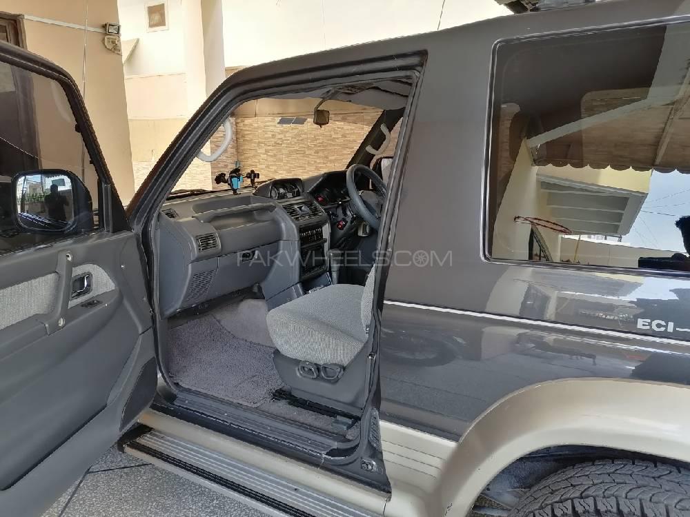 مٹسوبیشی پجیرو 1992 for Sale in اسلام آباد مٹسوبیشی پجیرو 1992 for Sale in اسلام آباد Image-8