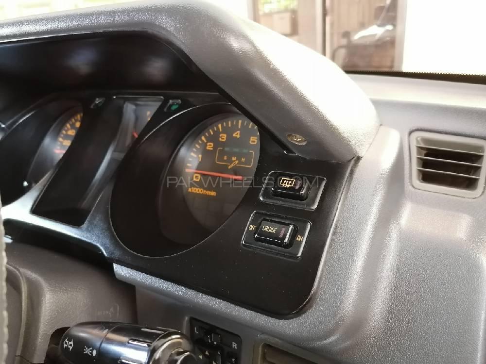 مٹسوبیشی پجیرو 1992 for Sale in اسلام آباد مٹسوبیشی پجیرو 1992 for Sale in اسلام آباد Image-5