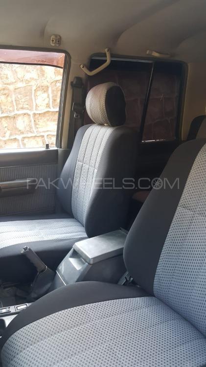 ٹویوٹا لینڈ کروزر 1992 for Sale in اسلام آباد ٹویوٹا لینڈ کروزر 1992 for Sale in اسلام آباد Image-3