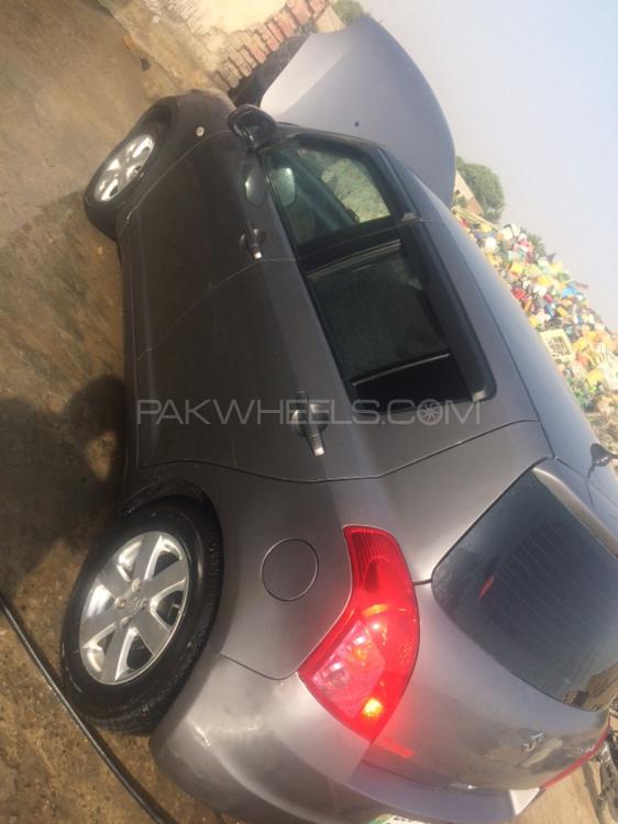Suzuki Swift 2015 for Sale in Bannu Image-1
