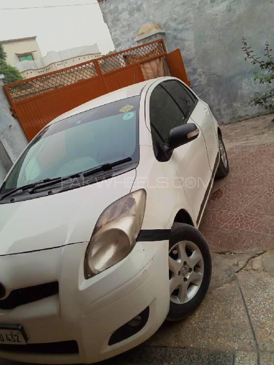 Toyota Vitz 2010 for Sale in Layyah Image-1